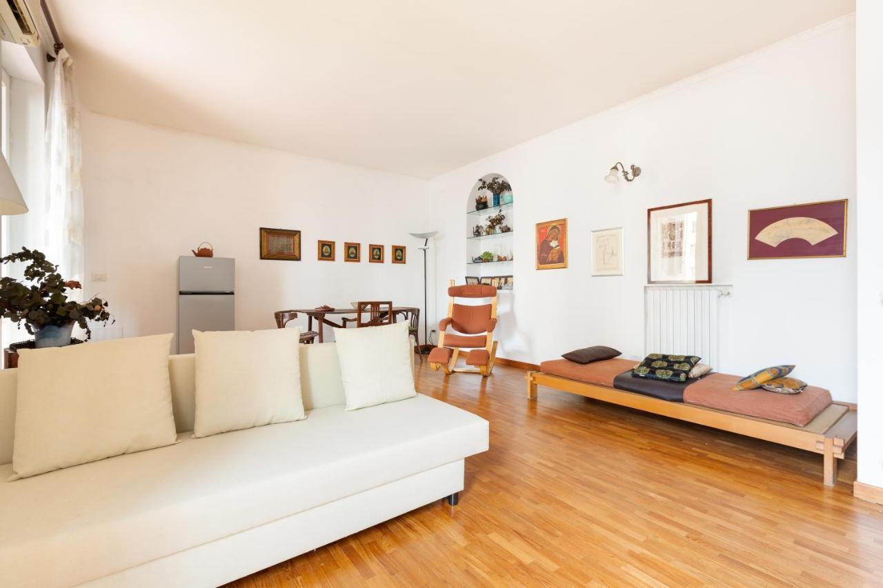 Cozy Apt With Balcony - Porta Romana District ミラノ エクステリア 写真