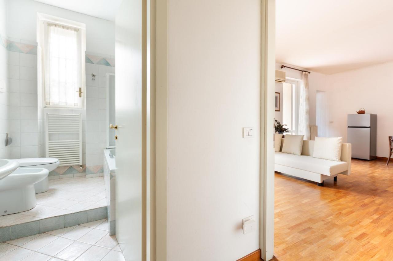 Cozy Apt With Balcony - Porta Romana District ミラノ エクステリア 写真
