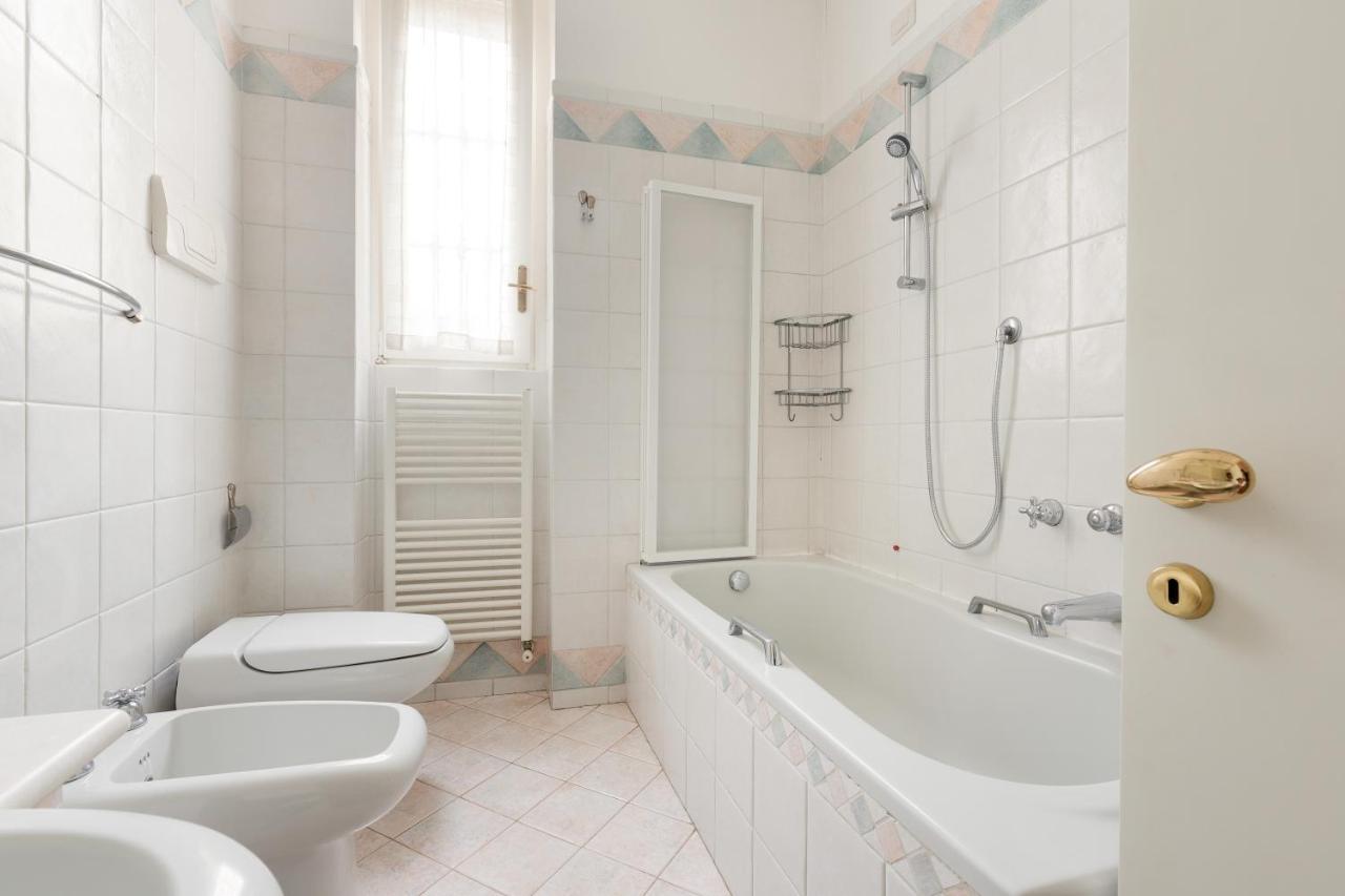 Cozy Apt With Balcony - Porta Romana District ミラノ エクステリア 写真